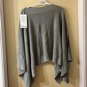 Lululemon forward throw poncho